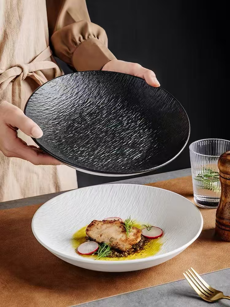 High-End Matte Black And White Western Food Plate